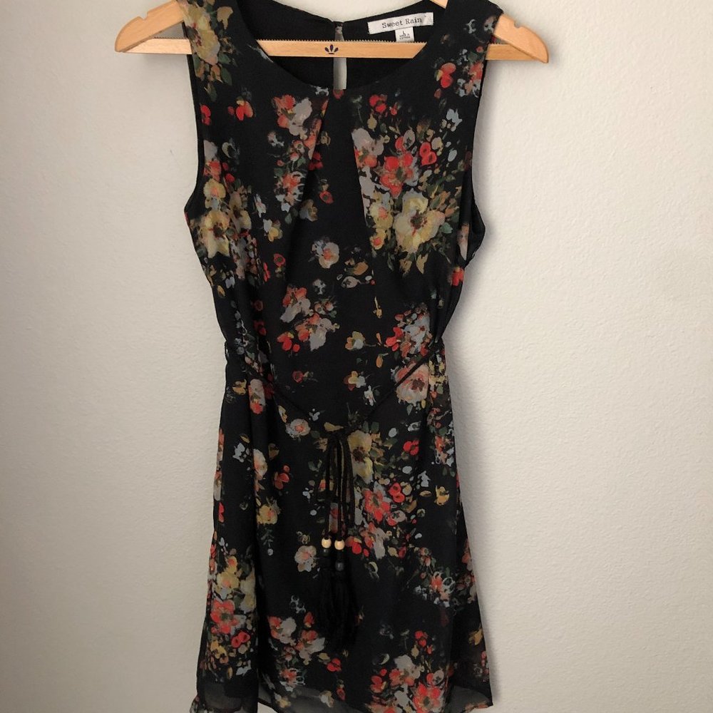 Sweet Rain Sleeveless Floral Dress
